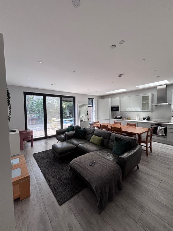 Room Stroud Green Road in Greater London