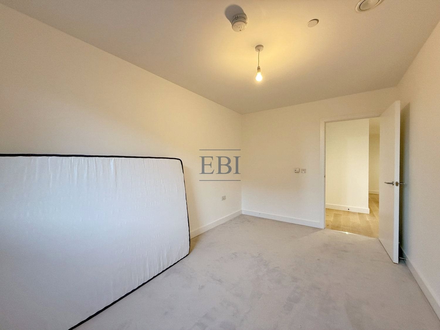 Flat Poplar High Street in Greater London