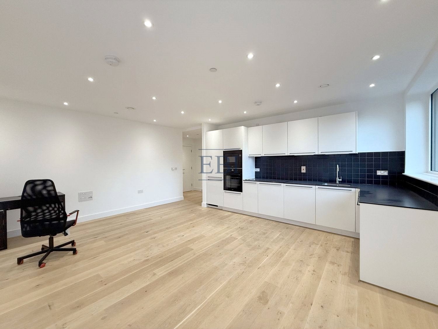 Flat Poplar High Street in Greater London