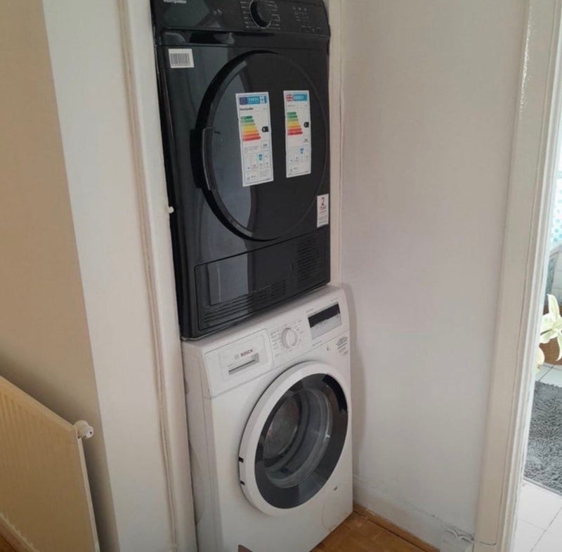 Room Cazenove Road in Greater London
