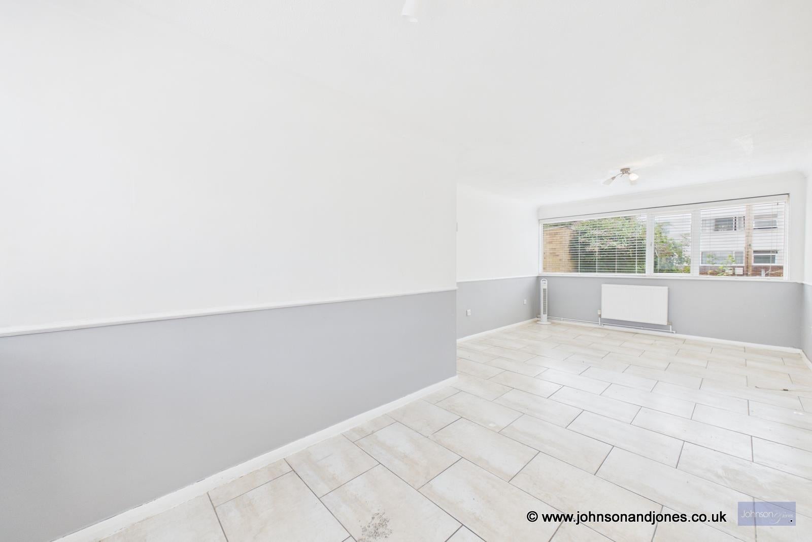 Flat Hazelbank Court in Borough of Runnymede