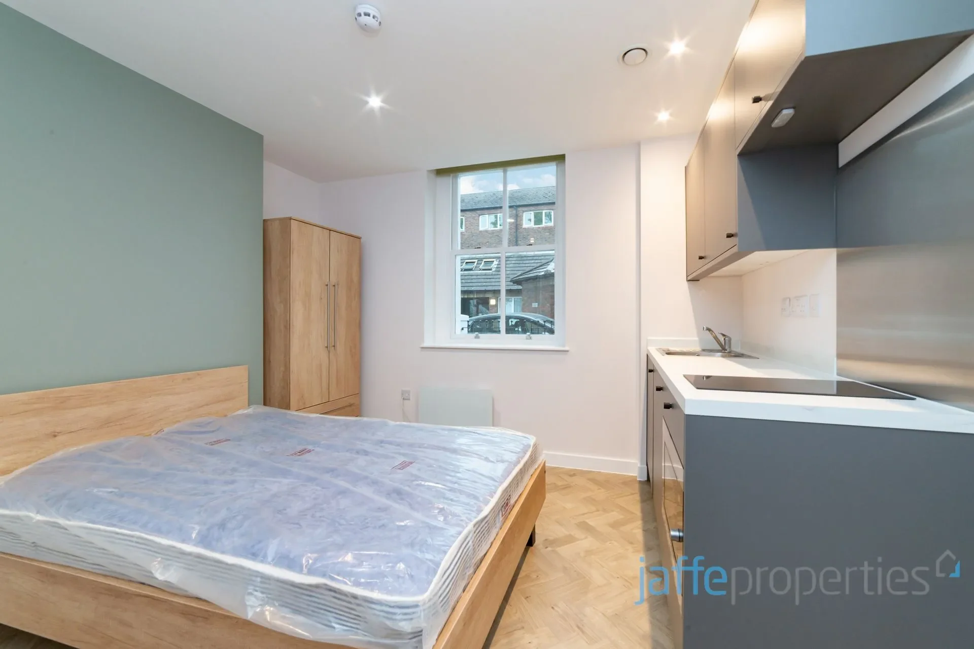 Flat Munden Street in Greater London
