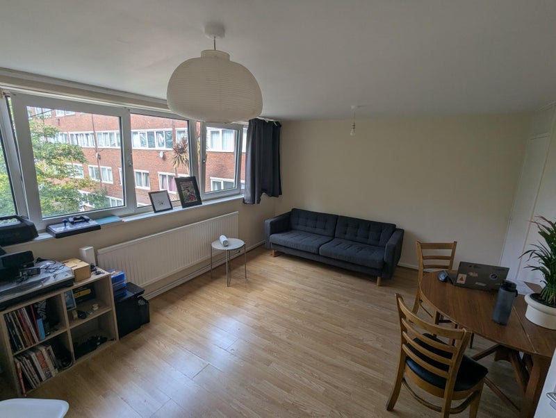 Room St Ann's Road in Greater London