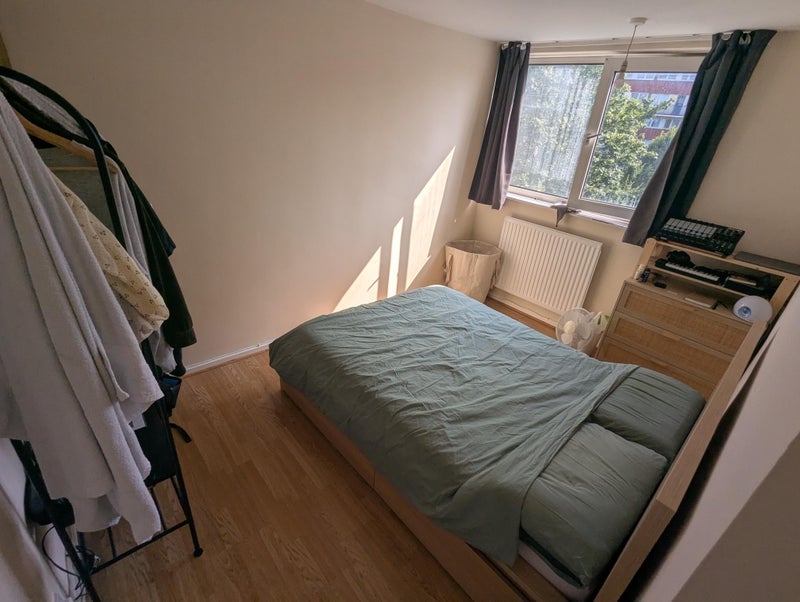 Room St Ann's Road in Greater London