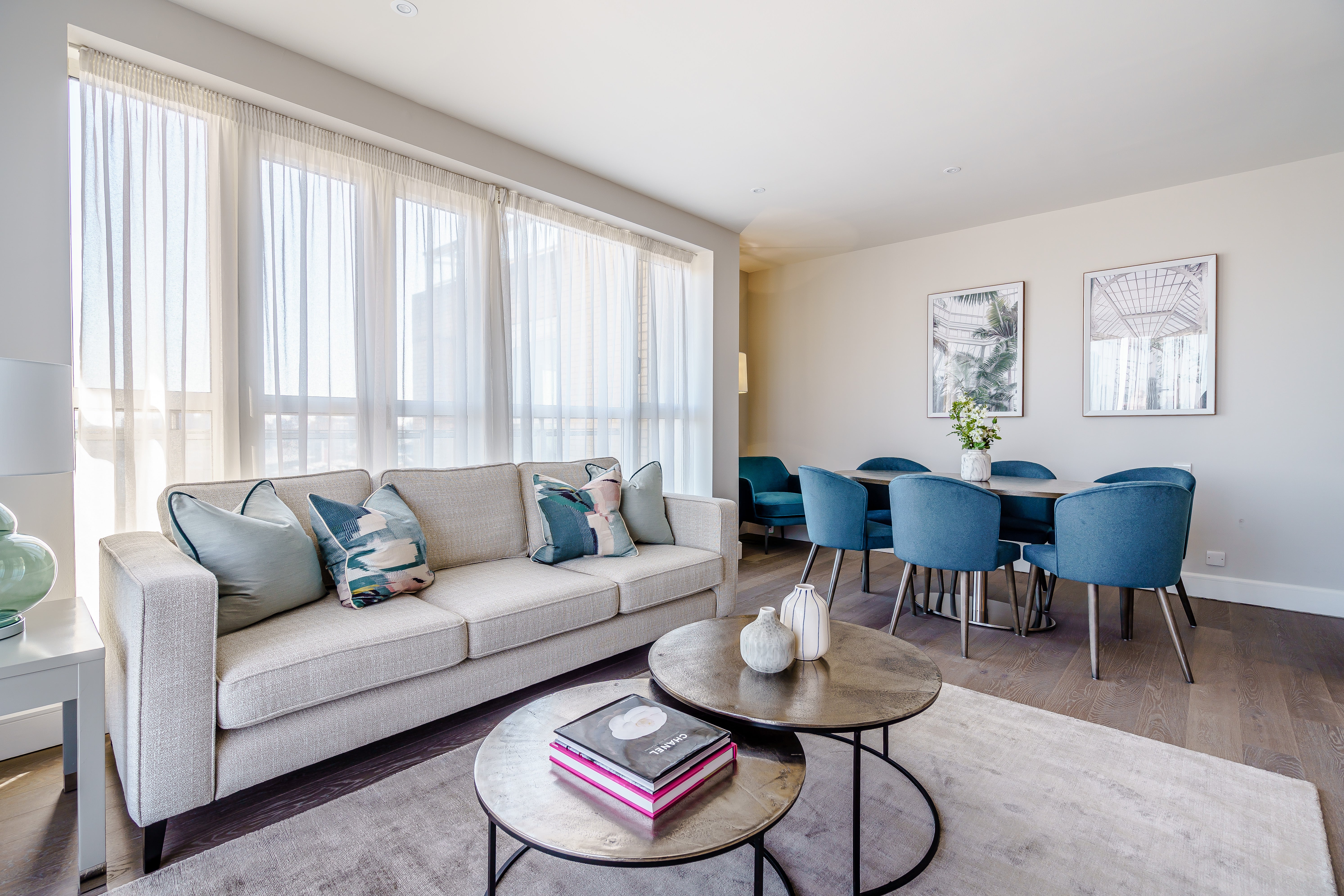 Flat Westferry Circus in Greater London