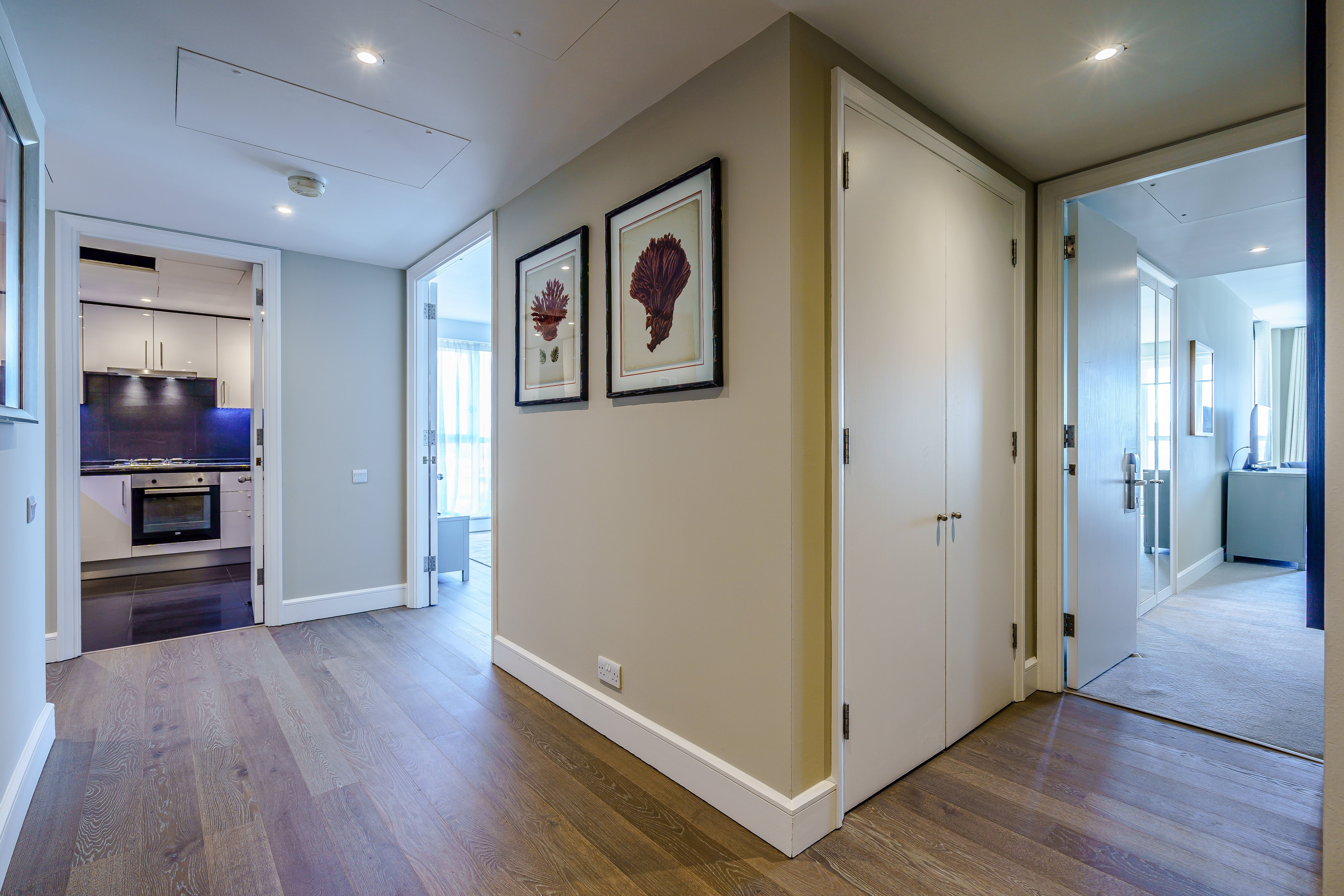 Flat Westferry Circus in Greater London