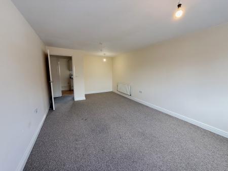 Flat Blisworth Close in Northampton