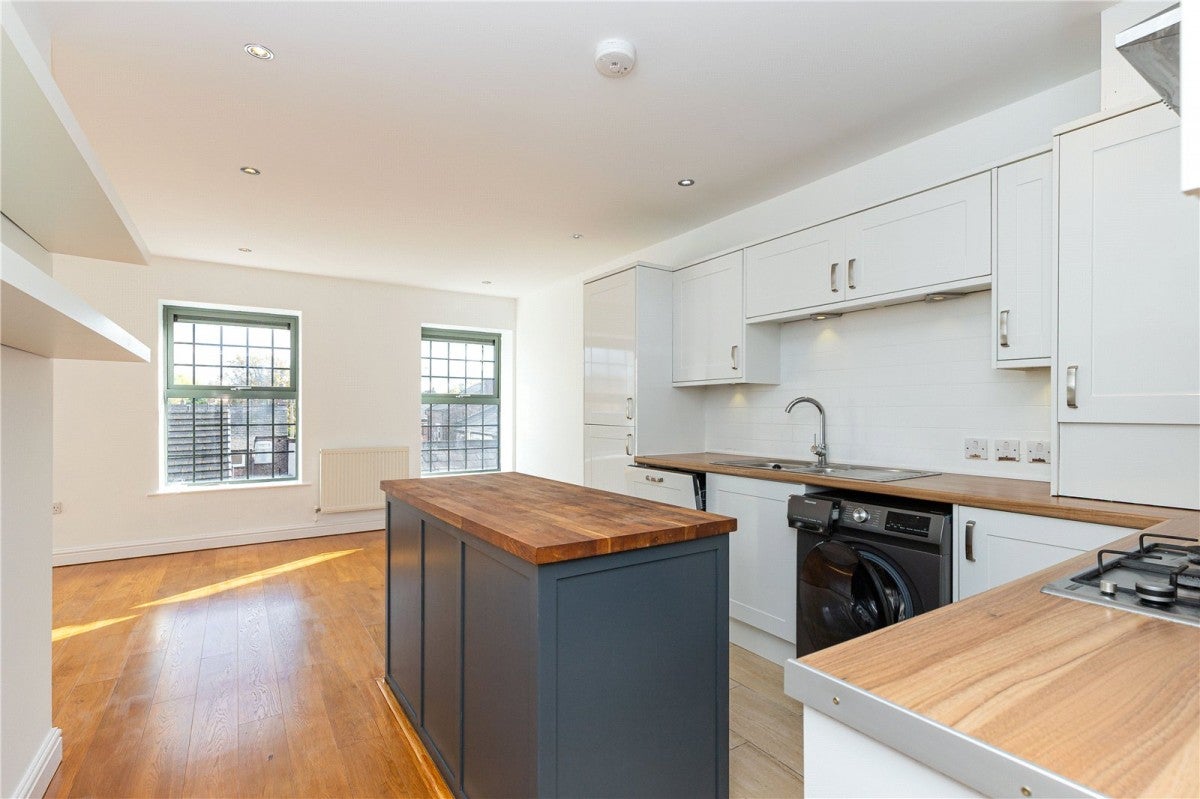 Flat Statham Street in Macclesfield