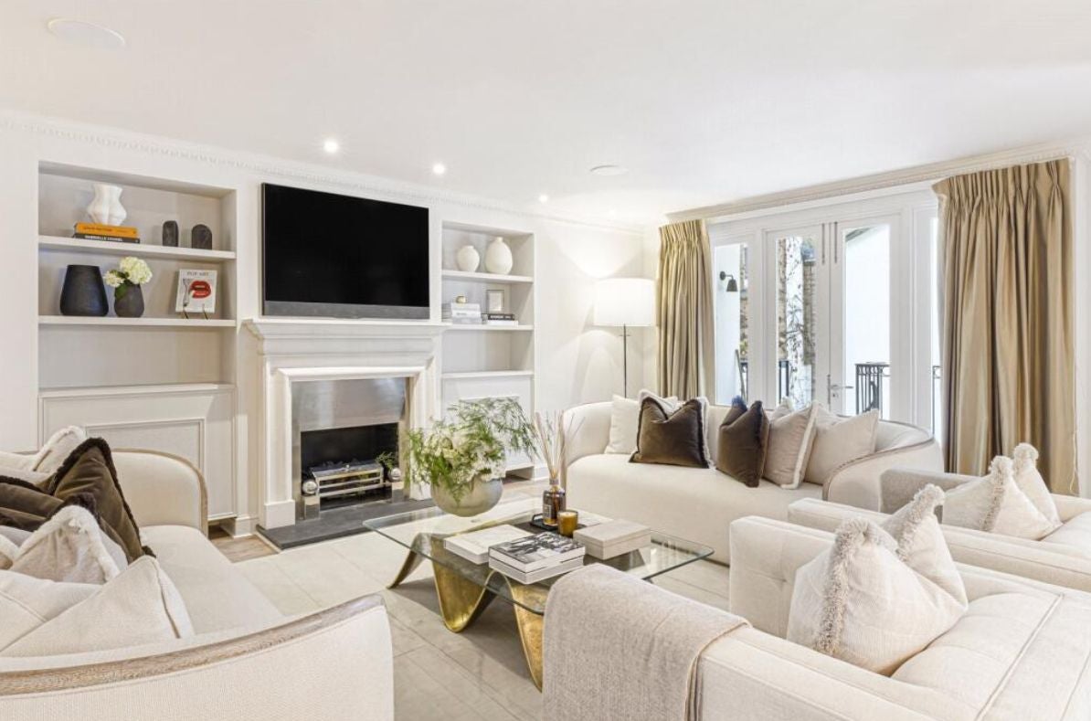 Flat Cadogan Place in Greater London