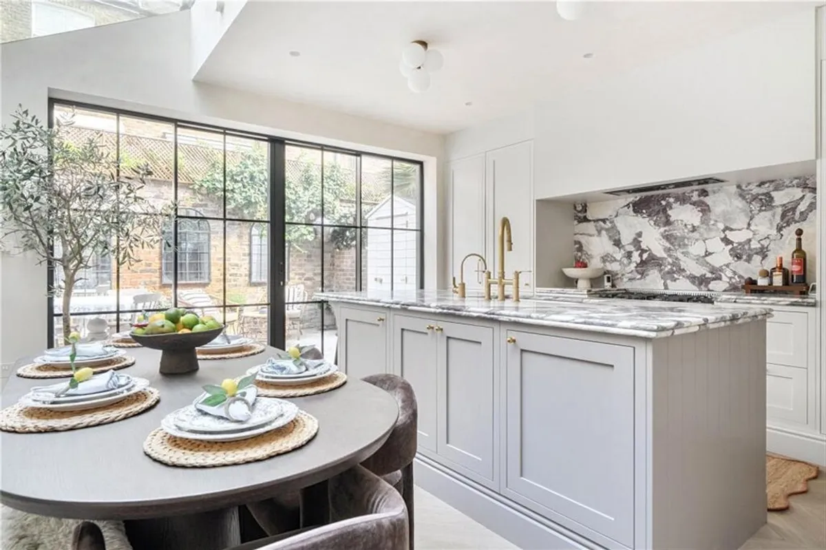 House Duke Road in Greater London