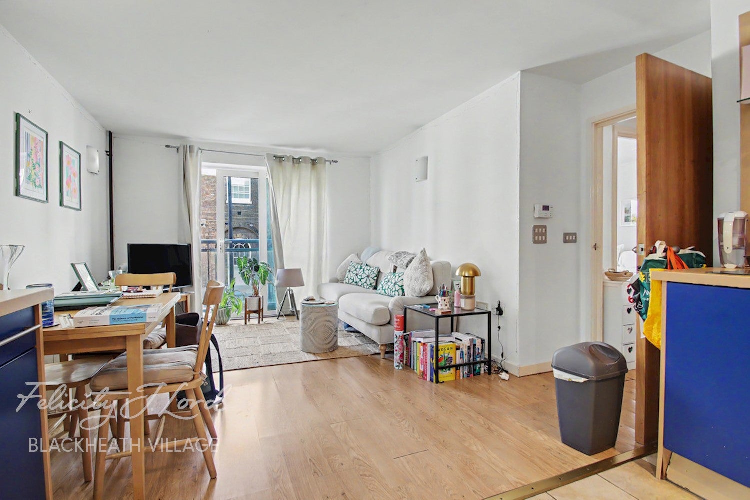 Flat Hopton Road in Greater London