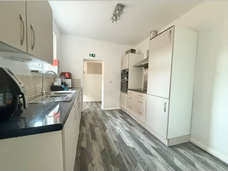 Room Walthall Street in Crewe