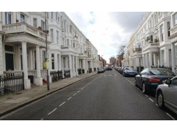 Flat Perham Road in Greater London
