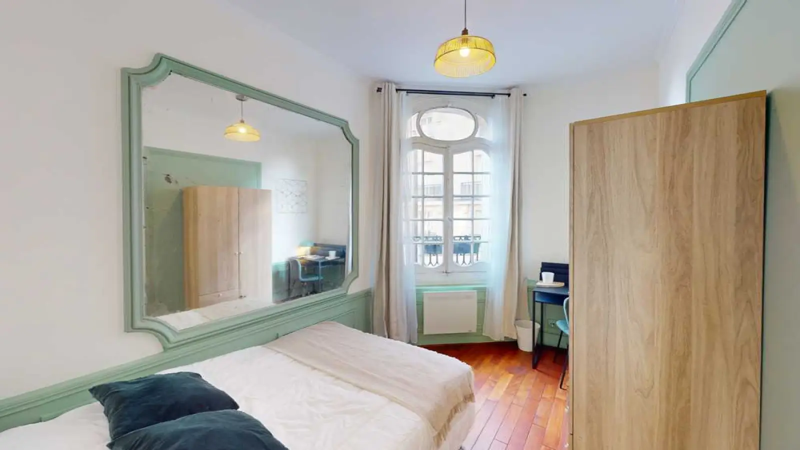 Flat Rue des Épinettes in Paris