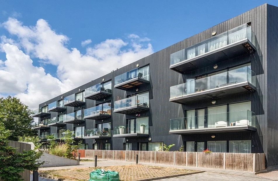 Flat Bell Foundry Close in Greater London