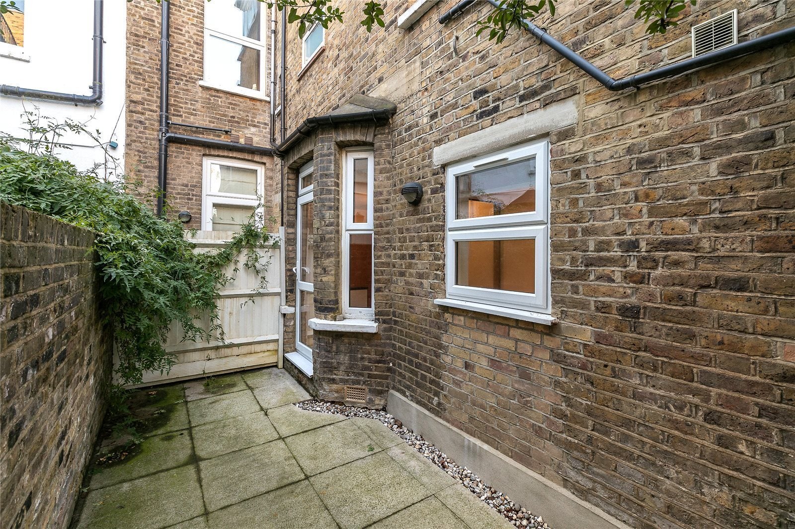 Flat Mansfield Road in Greater London