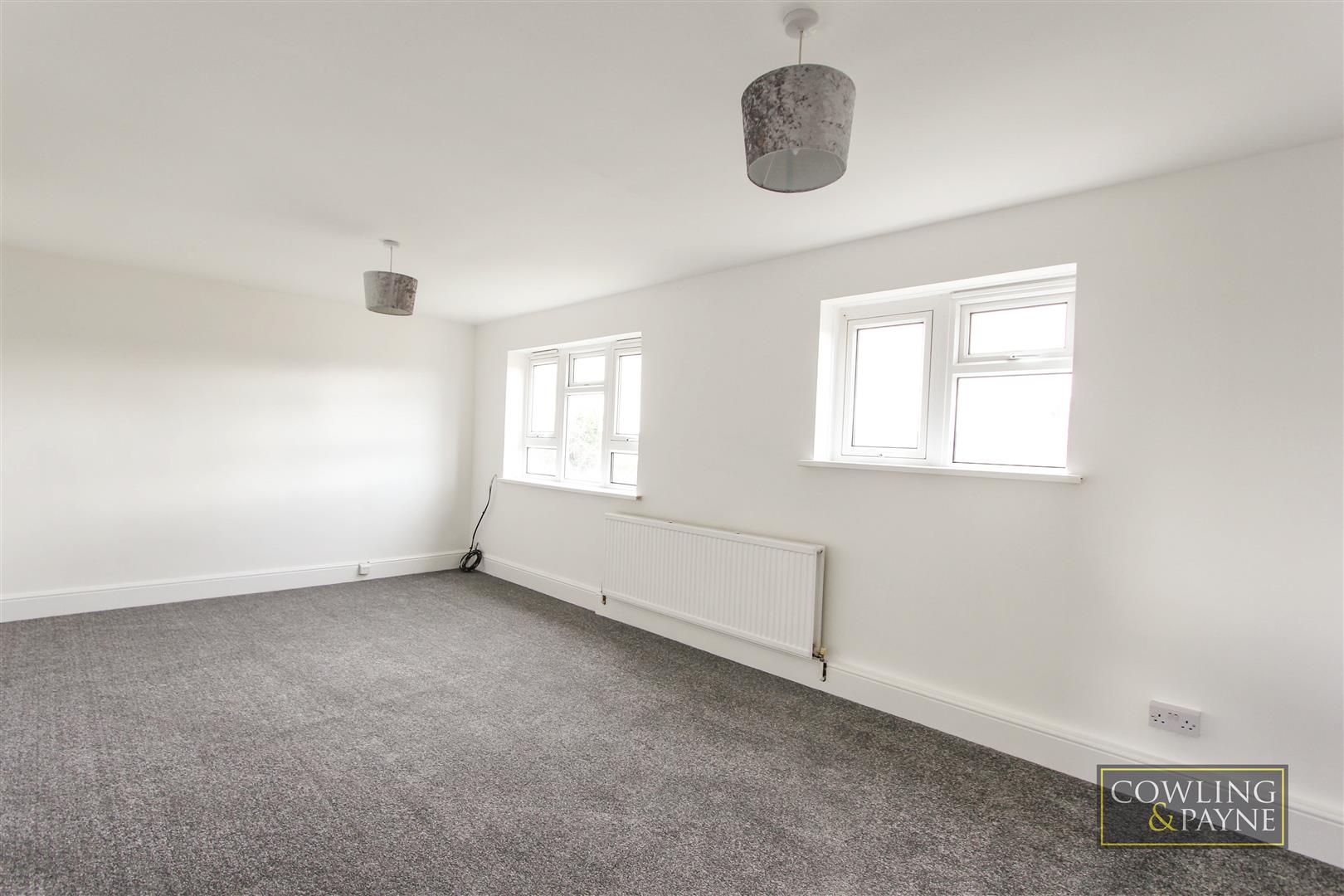 Flat Appletree Way in Basildon