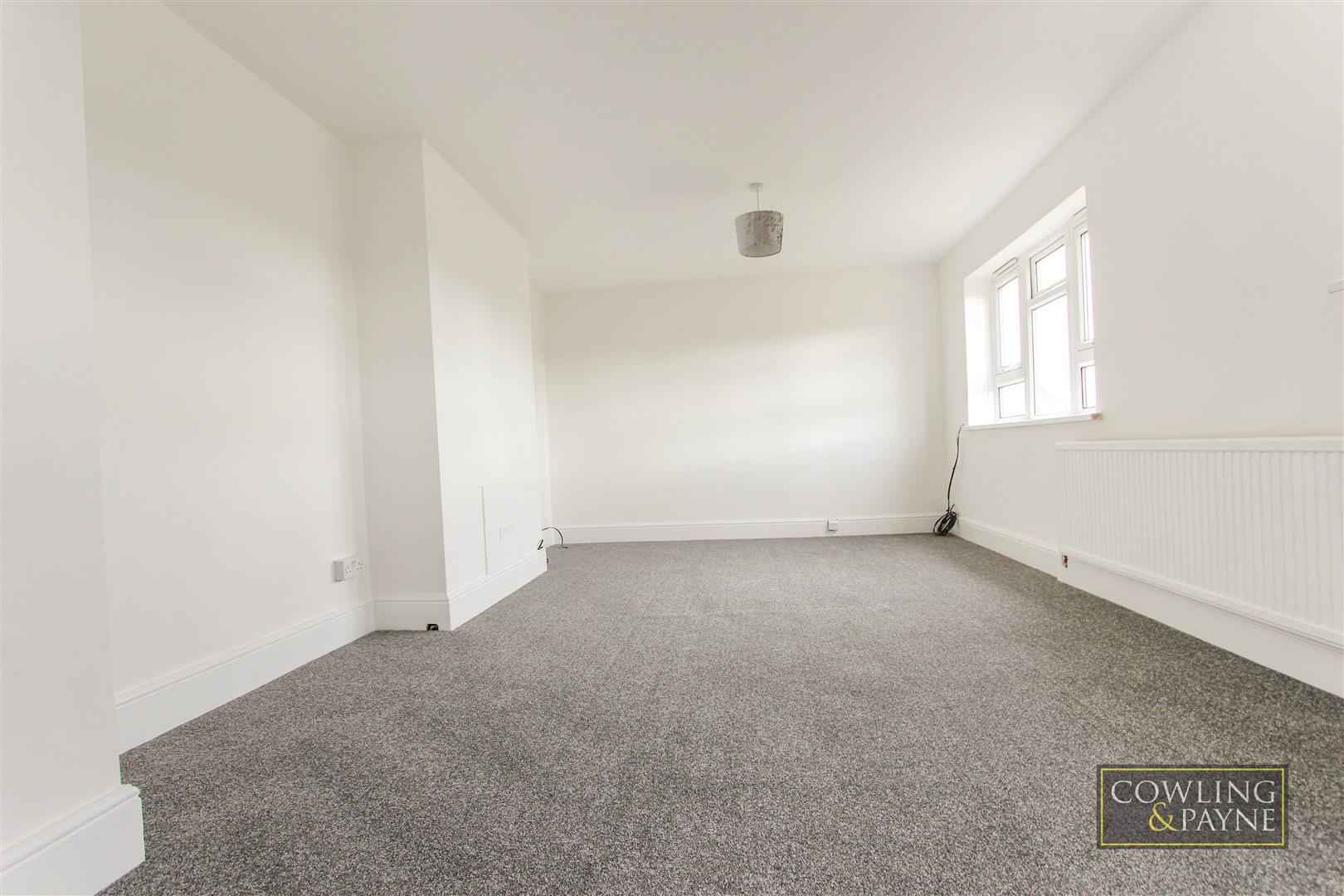 Flat Appletree Way in Basildon