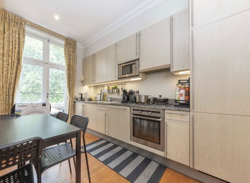 Flat Victoria Street in City of Westminster