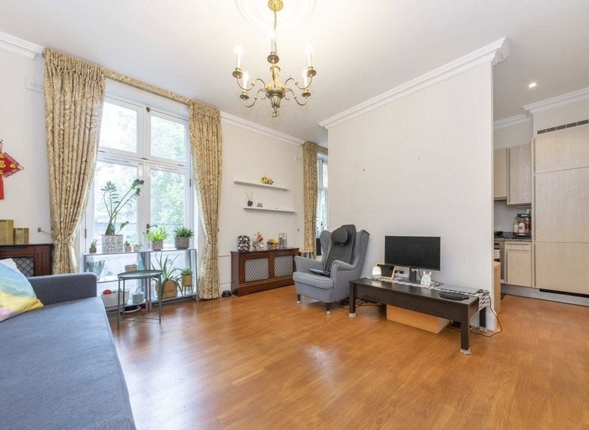 Flat Victoria Street in City of Westminster