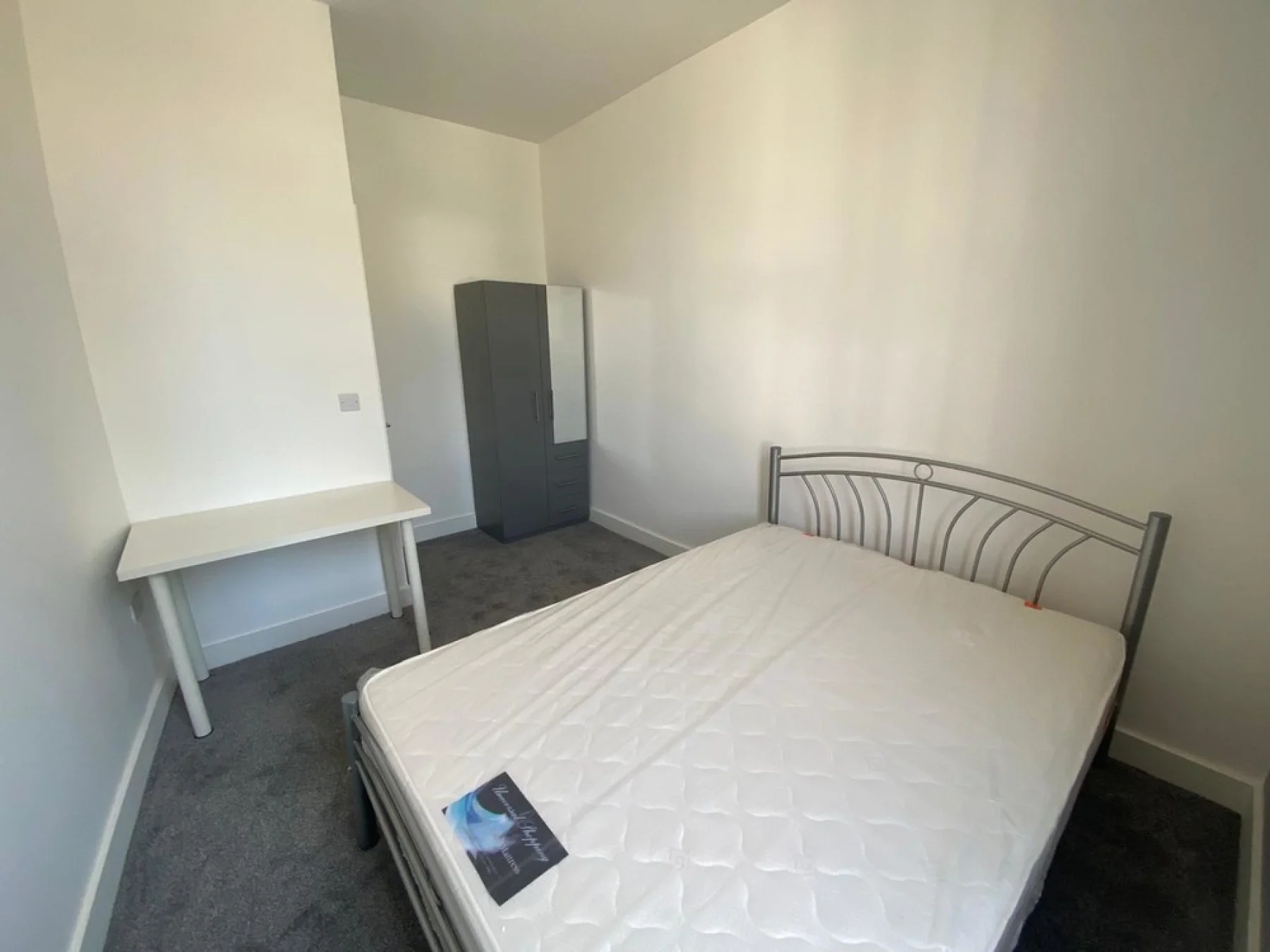 Flat The Crescent in Leeds