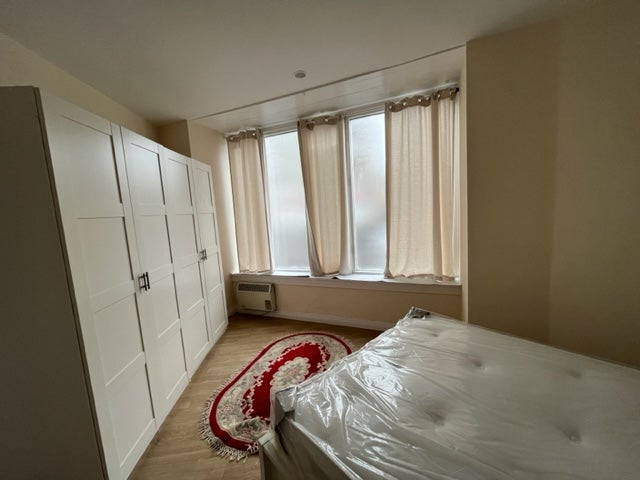 Flat Holyrood Road in City of Edinburgh