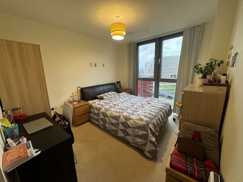 Room Warton Road in Greater London