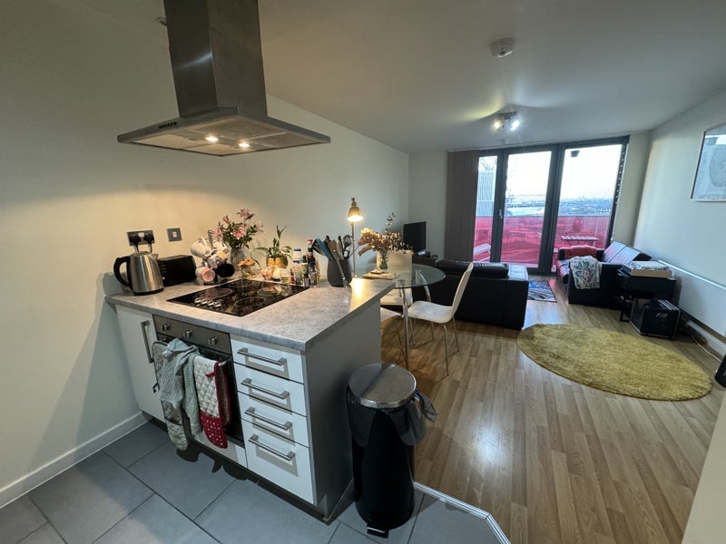 Room Warton Road in Greater London
