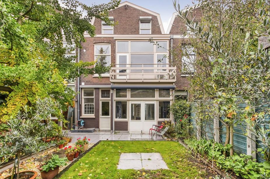 Tussenwoning te koop: Buiten Walevest 10, Dordrecht