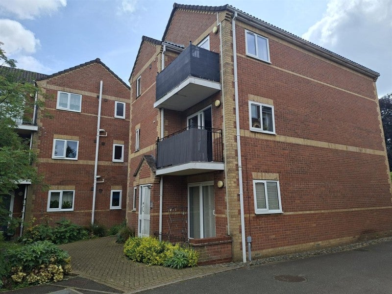 Flat Oaklands in Peterborough