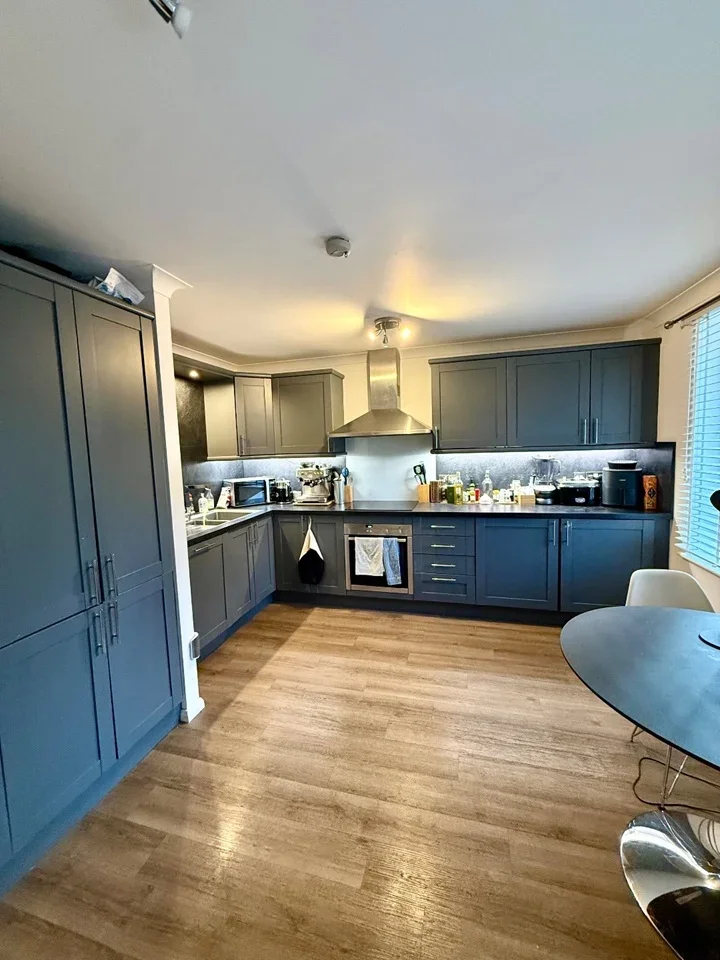 Flat Bowman Mews in Greater London