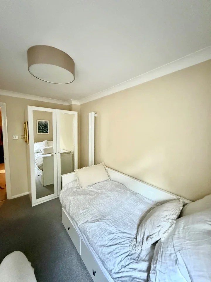 Flat Bowman Mews in Greater London