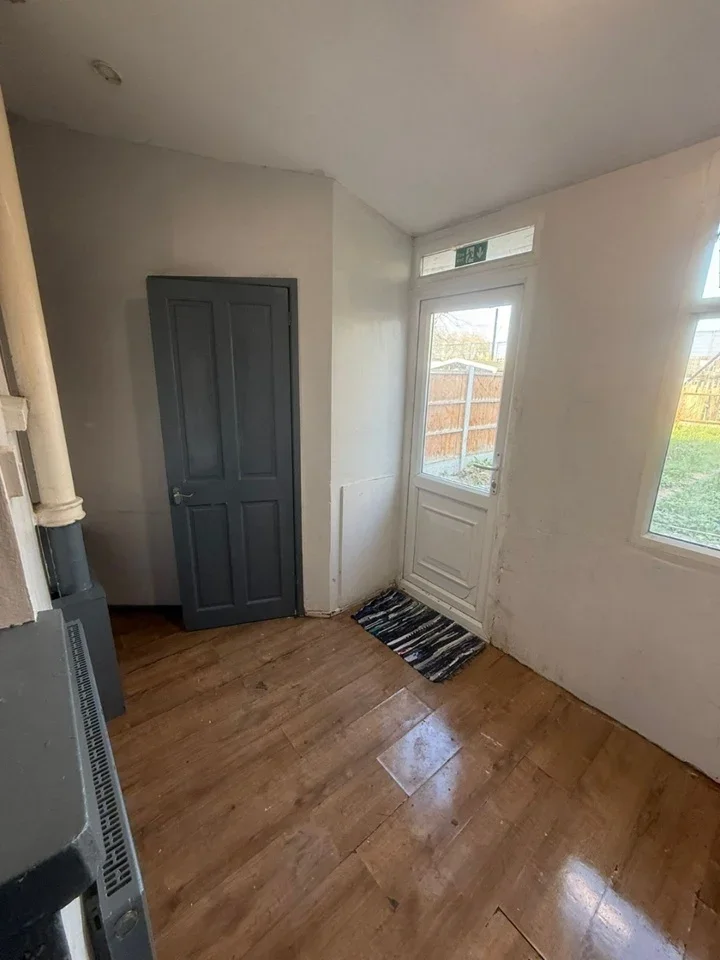 Room Wellington Road in Greater London