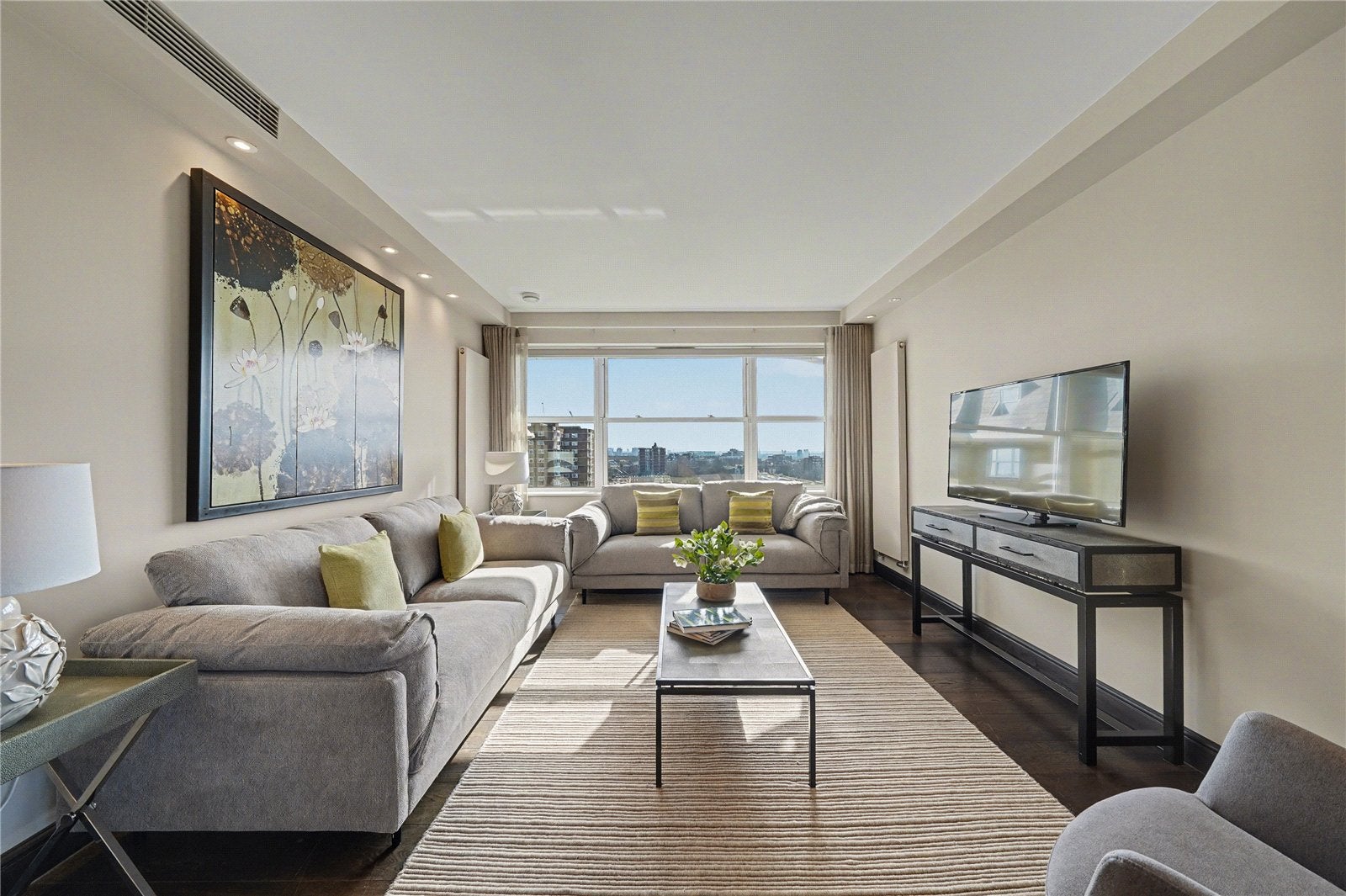 Flat Boydell Court in London