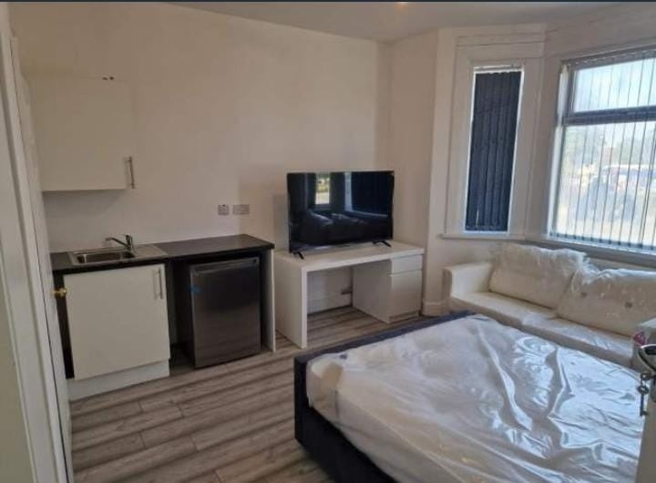 Room Uxbridge Road in Greater London