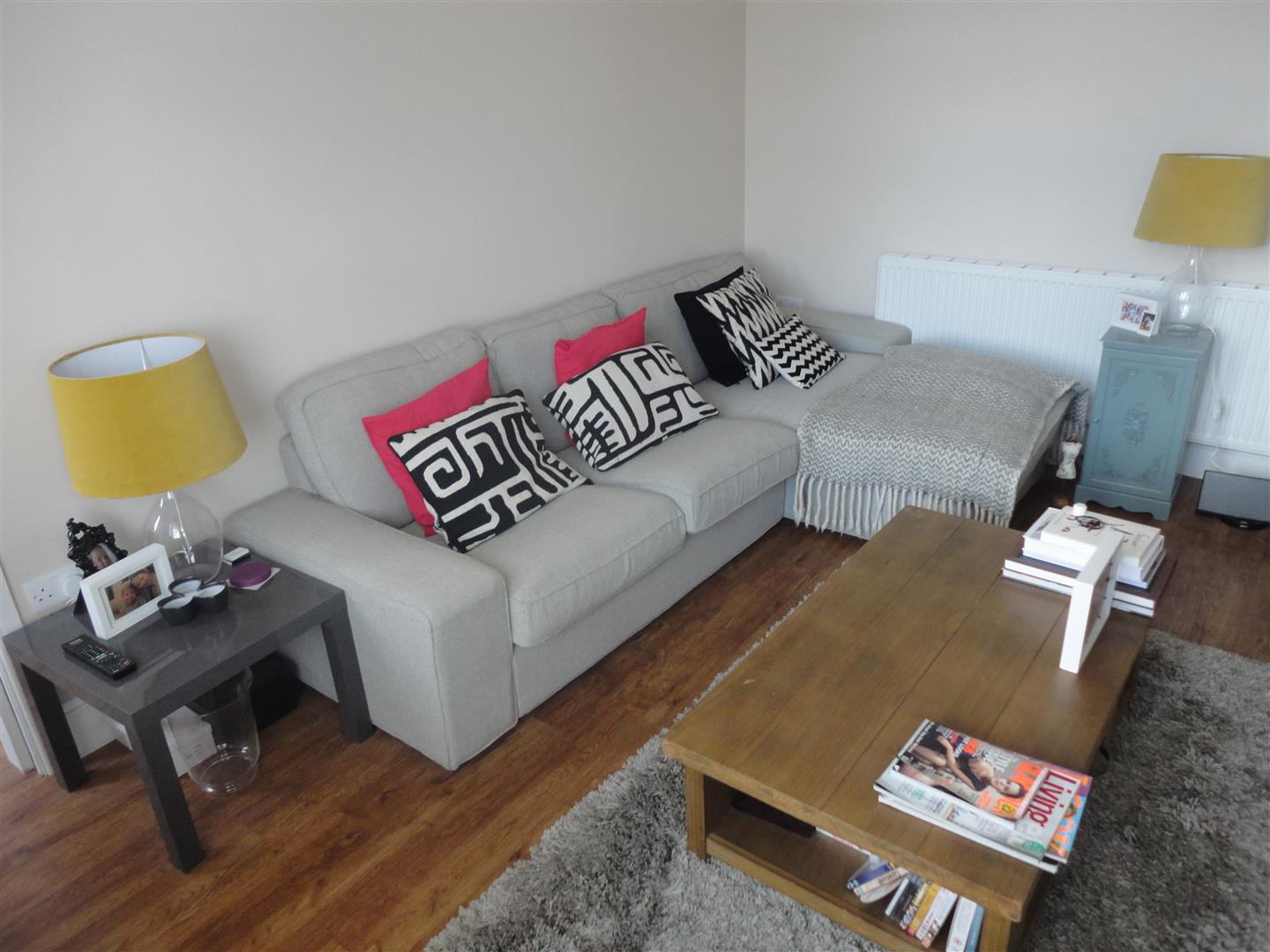 Flat Old Lansdowne Road in Manchester