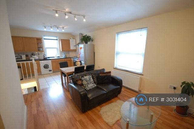 Flat Franciscan Road in Greater London