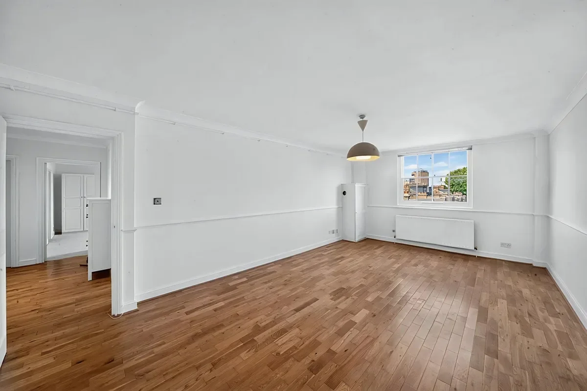 Flat Blissett Street in Greater London