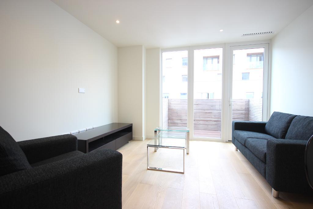 Flat Capitol Way in Greater London