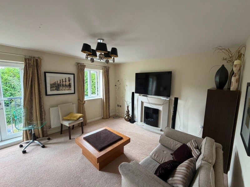 Room Oval View in Middlesbrough
