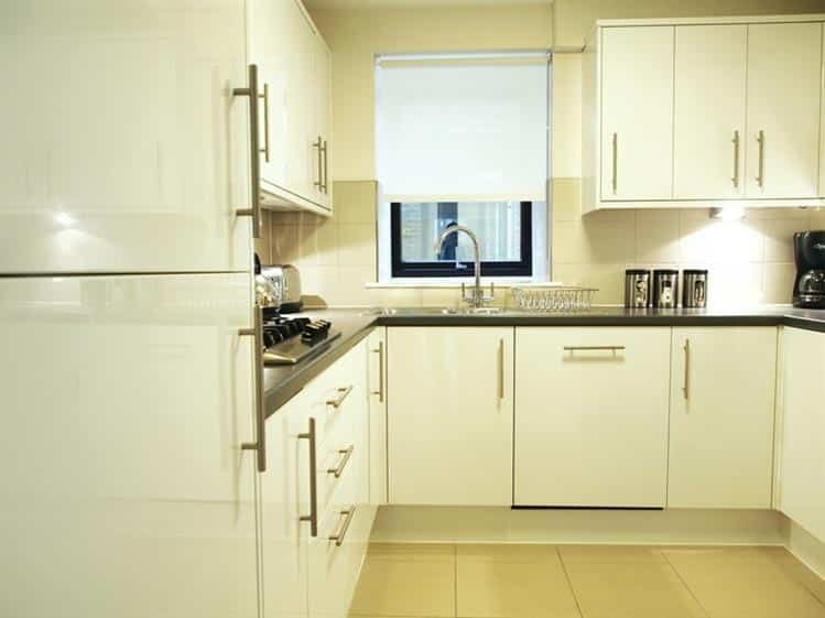 Flat Kensington High Street in Greater London