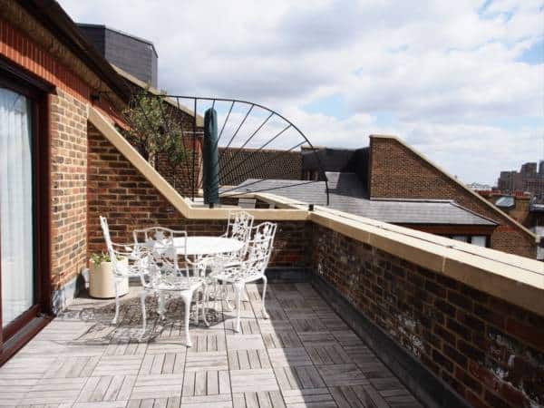Flat Kensington High Street in Greater London