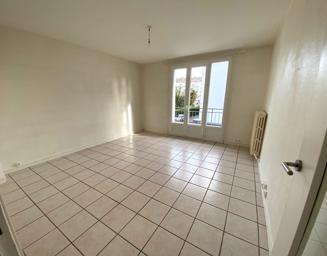 Flat Boulevard Charles de Gaulle in Saint-Cyr-sur-Loire