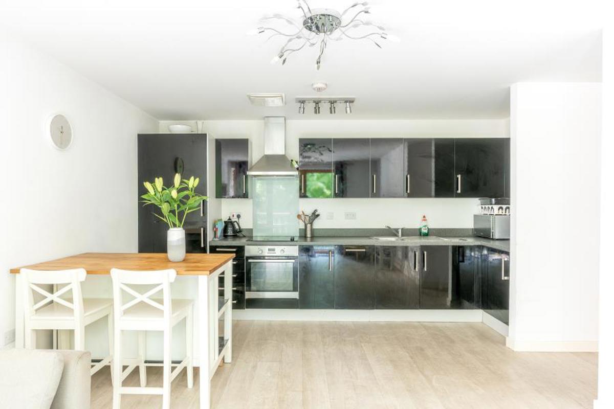 Flat Sweetman Place in Bristol