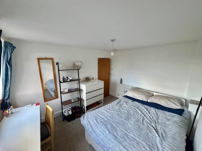Room Brecknock Road in Greater London