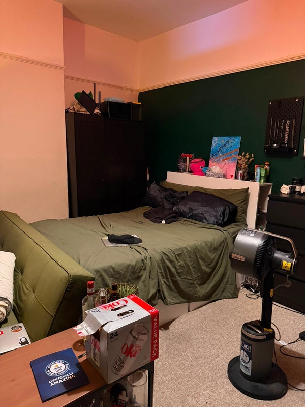 Room Brecknock Road in Greater London