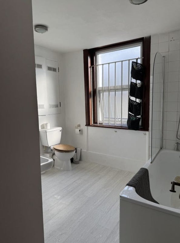 Room Brecknock Road in Greater London