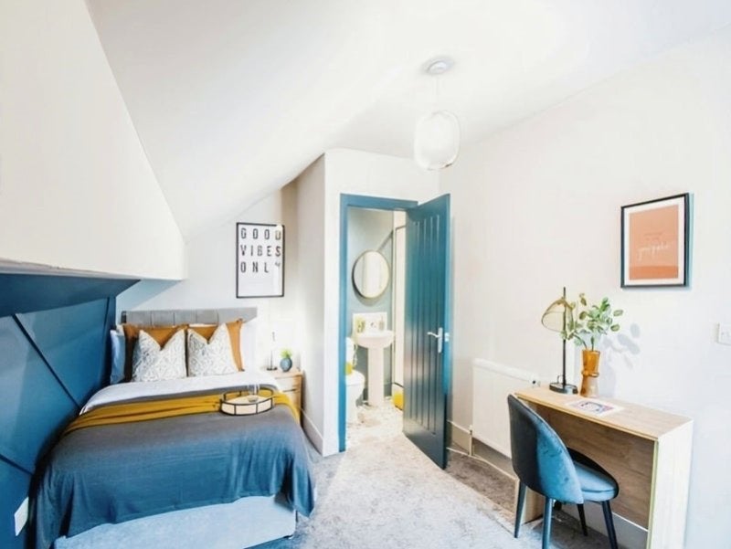 Room Grosmont Place in Leeds