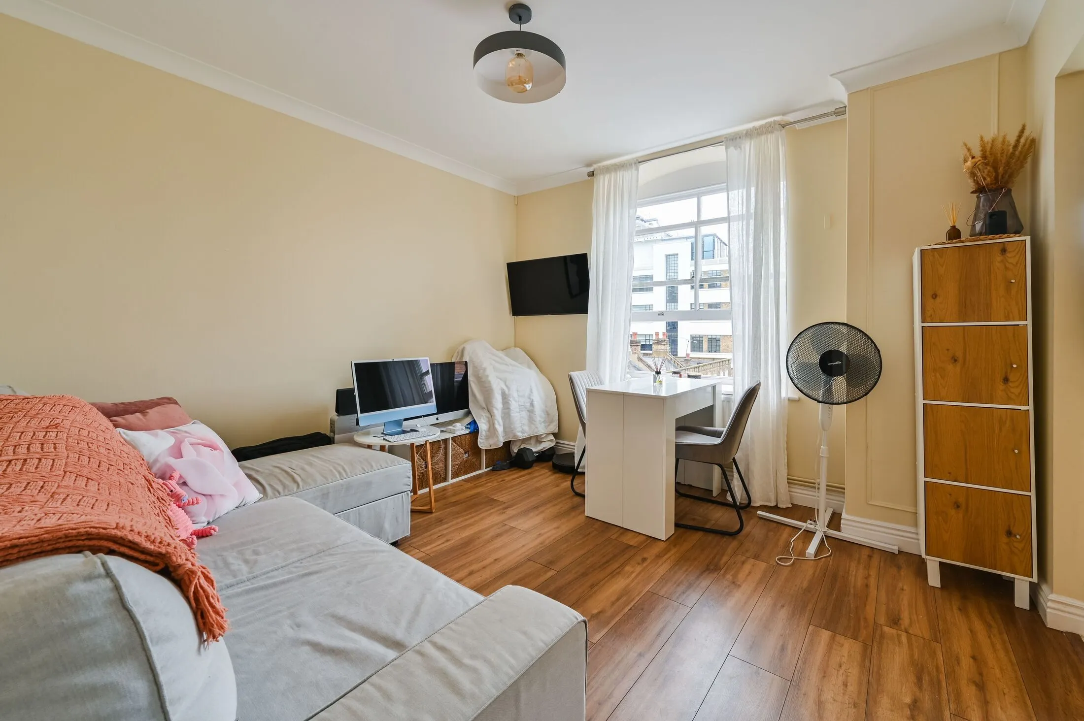 Flat Hayward's Place in Greater London