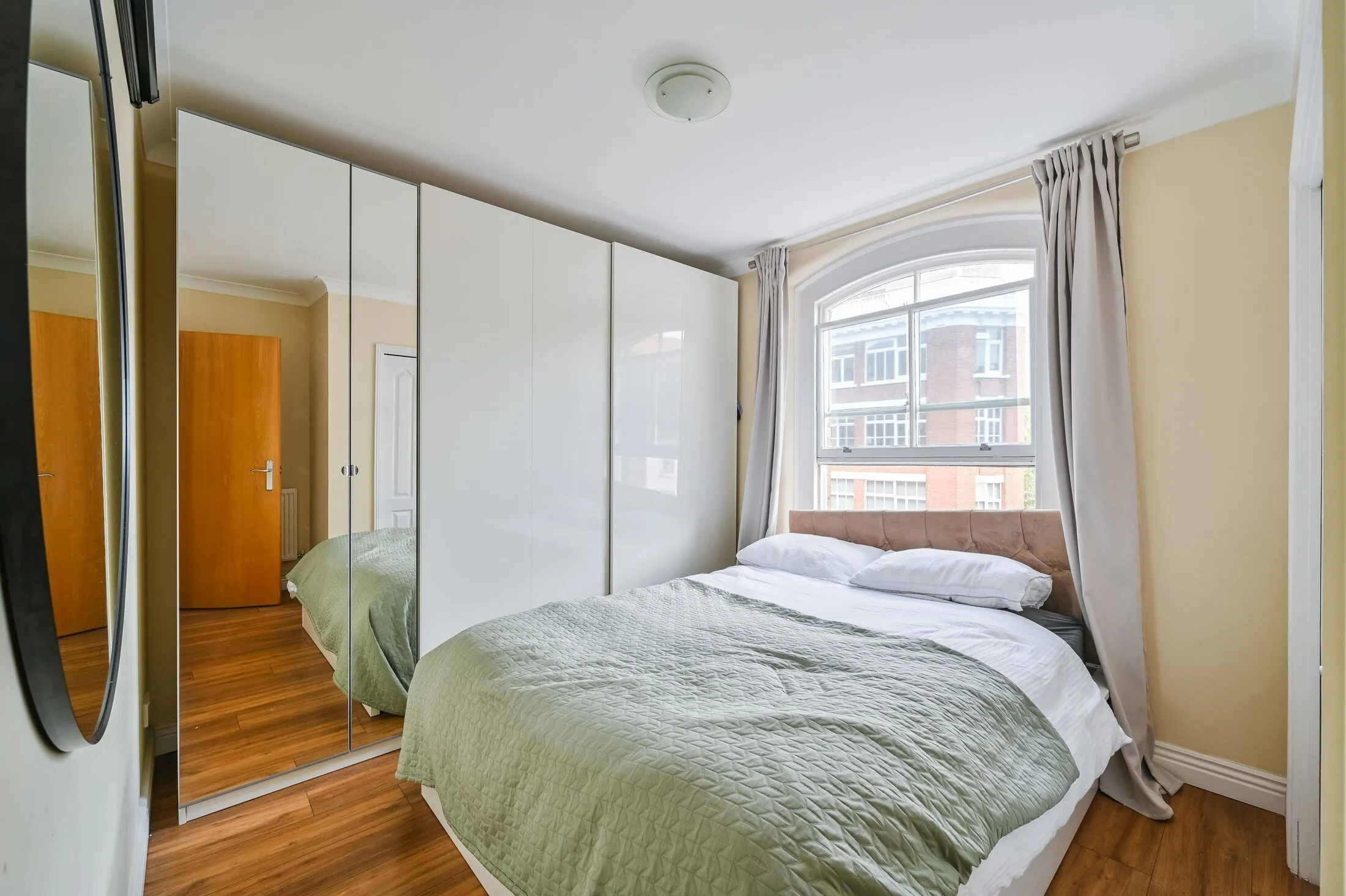 Flat Hayward's Place in Greater London